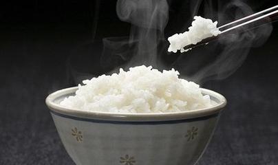 牙疼時使用乳制品快速緩解疼痛的簡便方法